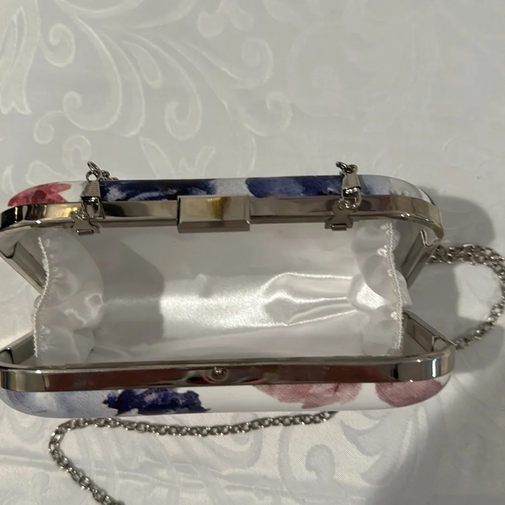 🌟3/$15🌟🎉HP🎉Lulu Thownsend Small Floral Bag - Picture 3 of 10